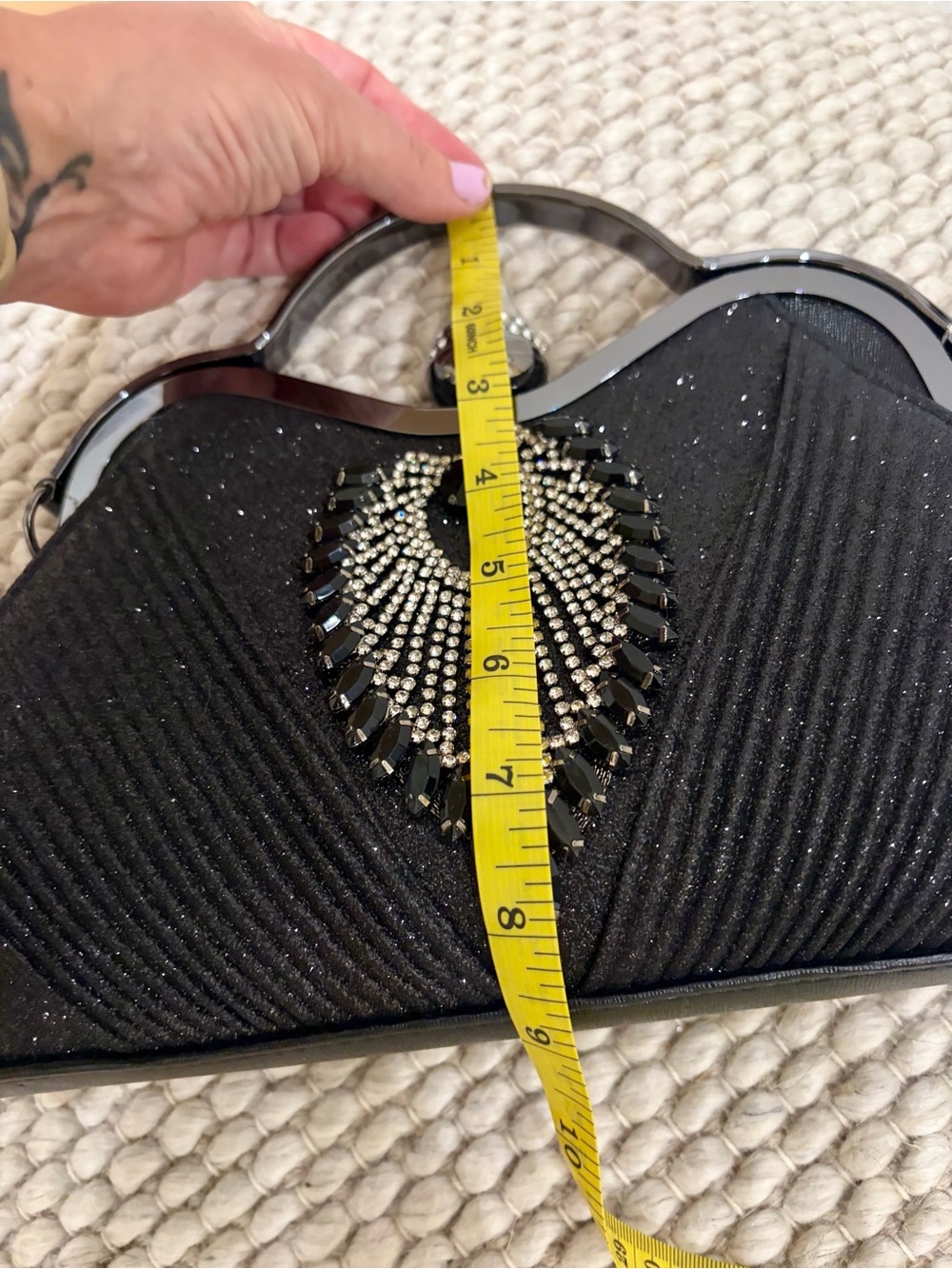 Rhinestone Kisslock Evening Bag with Crossbody Chain - Picture 4 of 10